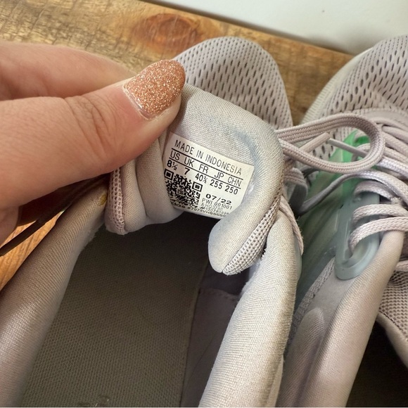 Adidas Bounce Gray and Green Athletic Shoes, Womens 8.5 - Picture 9 of 10